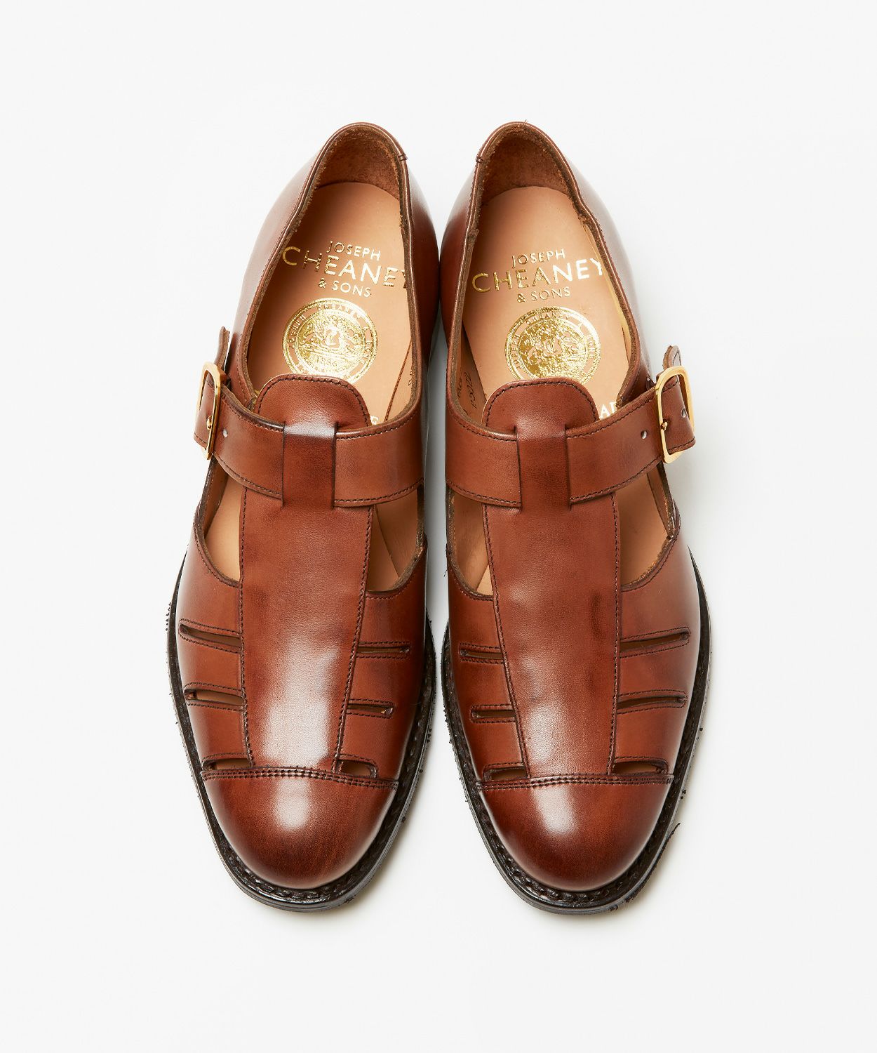 夏の足元は軽快かつクリーンに！レザーサンダルやスニーカーを一挙ご